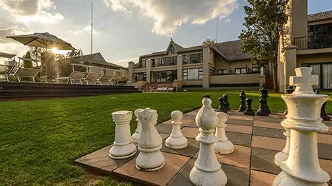 30_CayleyMountainResort_facility_chess